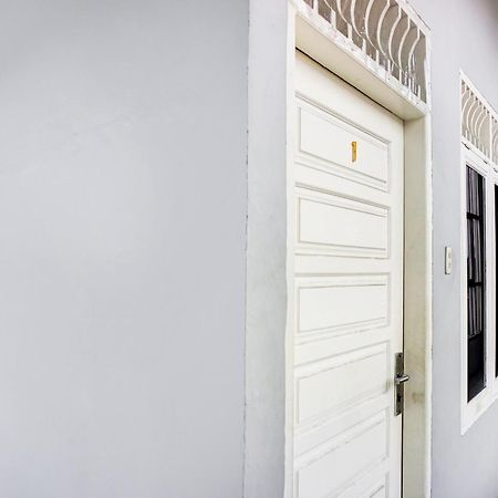 Oyo 93071 Home Stay Kembar Syariah Binjai Экстерьер фото