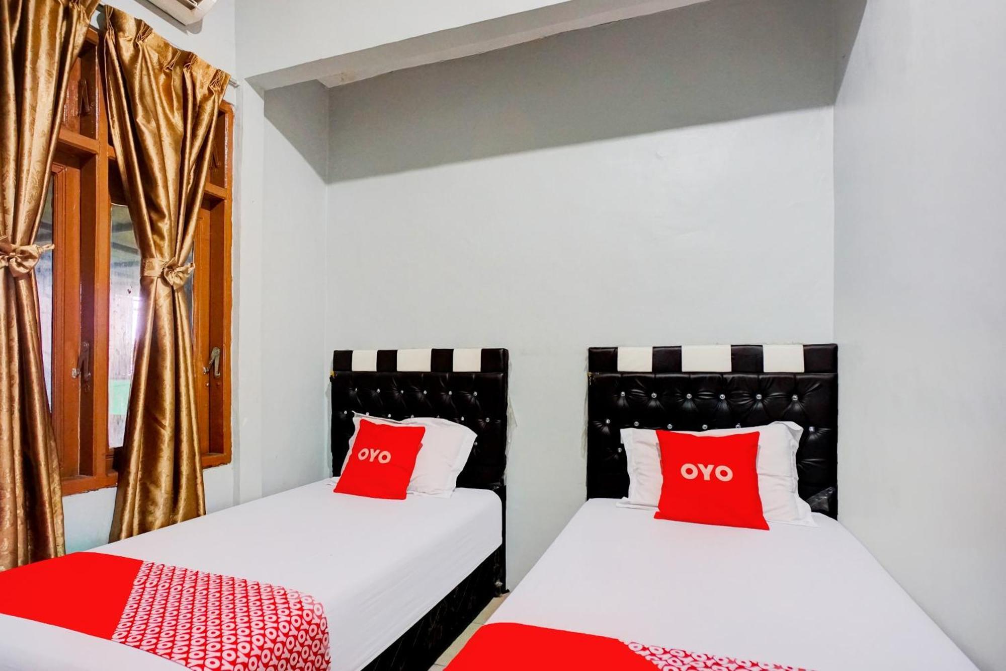 Oyo 93071 Home Stay Kembar Syariah Binjai Экстерьер фото